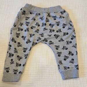 Kids Skull Print Joggers in Gray